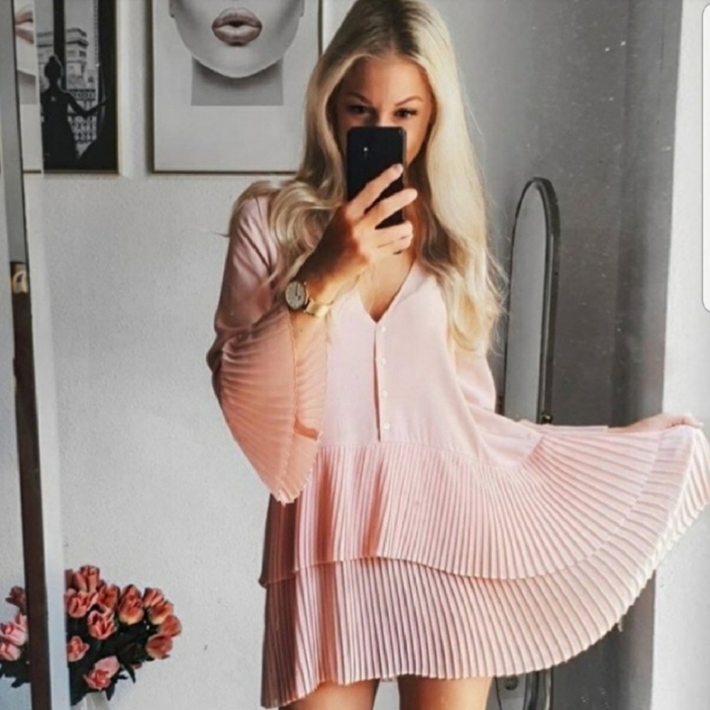 Zara BLOGGERS FAVORITE Pleated Blouse/Dress